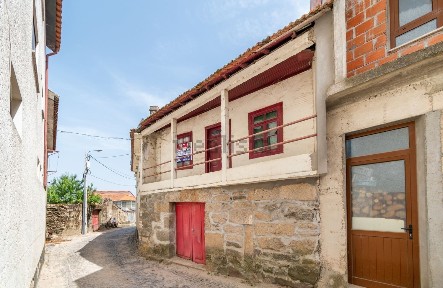 Moradia em banda à venda na Rua Das Flores - Bairro da Lavandeira s/n