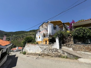 Moradia independente à venda na Rua da Benjonca s/n