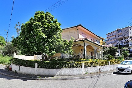 Moradia independente à venda no Peso da Régua