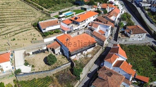 Moradia independente à venda em Lobrigos (São João Batista)