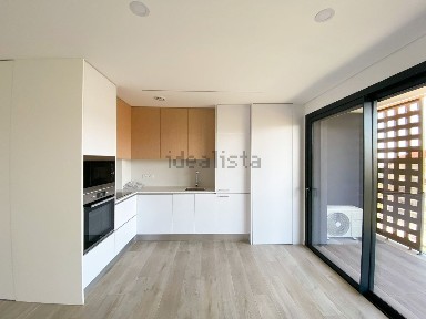 Arrendamento de apartamento T1 na Rua Cidade Nova, 625