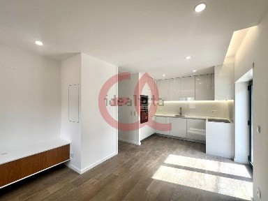 Arrendamento de apartamento T2 na Meadela