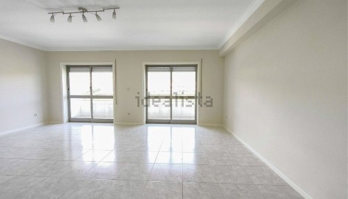 Arrendamento de apartamento T2 na Santa Maria Maior