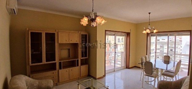 Arrendamento de apartamento T3 em Chafé
