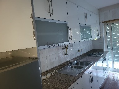 Arrendamento de apartamento T2 na Rua da Quinta da Armada