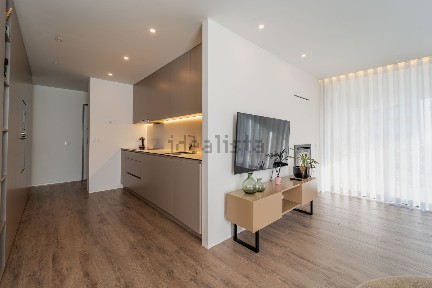 Arrendamento de apartamento T1 na Rua Professor Doutor João Carvalho, 41
