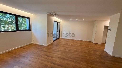 Arrendamento de apartamento T1 na Rua Padre Adelino Silva s/n
