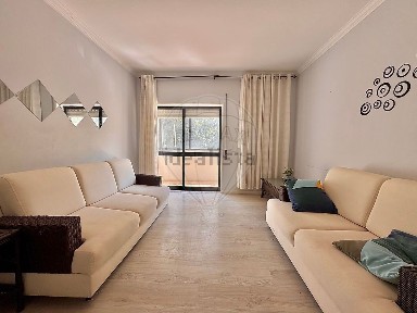 Arrendamento de apartamento T2 na Rua Doutor Francisco Machado Owen