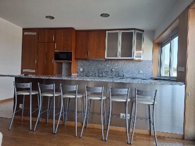 Arrendamento de apartamento T2 na Rua Victor de Sá