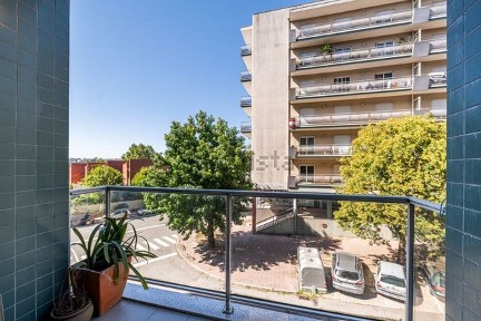 Arrendamento de apartamento T2 na Rua Luís António Correia, 60
