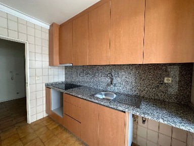 Arrendamento de apartamento T2 em São José de São Lázaro e São João do Souto