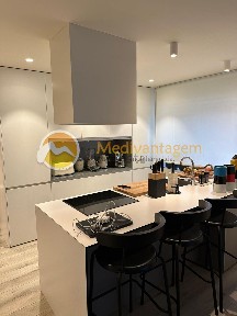 Arrendamento de apartamento T3 na Rua Doutor Carlos Lloyd Braga