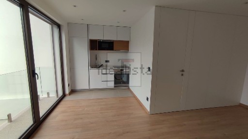 Arrendamento de apartamento T0 na Rua do Arranjinho
