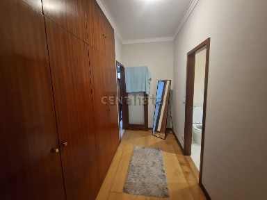 Arrendamento de apartamento T1 na Rua de São José, 90
