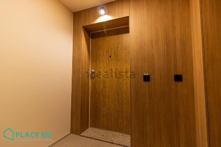 Arrendamento de apartamento T0 na Rua Professor Mário Menezes, 698