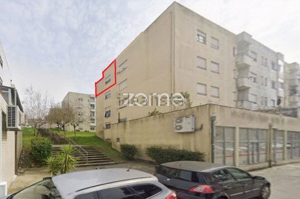 Arrendamento de apartamento T3 na Rua Dom João de Castro