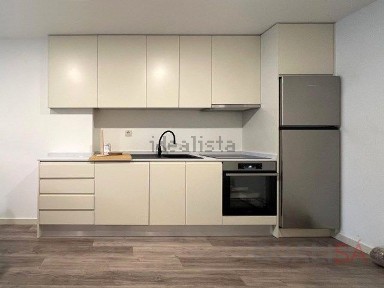 Arrendamento de apartamento T2 na Rua Amália da Costa Lima