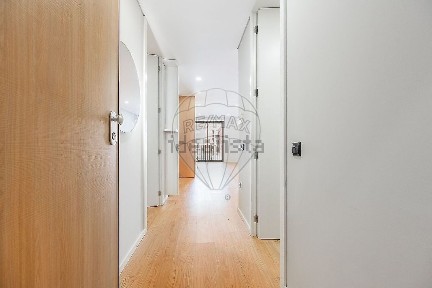 Arrendamento de apartamento T3 na Rua Doutor Verissímo Guimarães