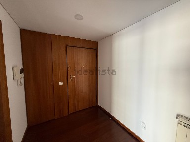 Arrendamento de apartamento T3 na Rua Almeida Garrett, 88