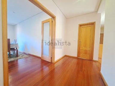 Arrendamento de apartamento T2 na Rua Manuel de Boaventura, 25