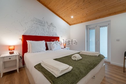 Arrendamento de apartamento T2 na Rua de Couros, 32