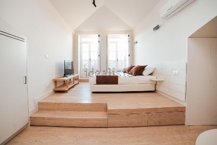 Arrendamento de apartamento T0 na Rua do Anjo, 93