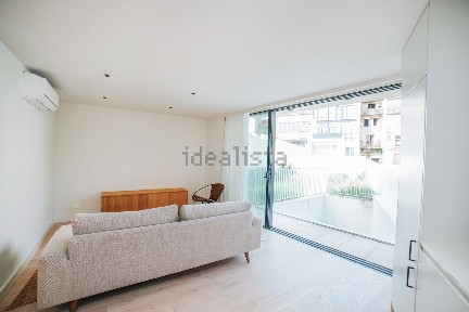 Arrendamento de apartamento T1 na Rua dos Falcões, 18