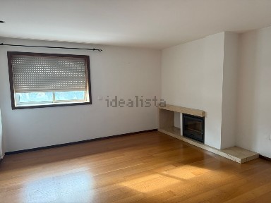 Arrendamento de apartamento T3 na Avenida Dom João II, 101