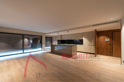 Arrendamento de apartamento T3 em São Vicente