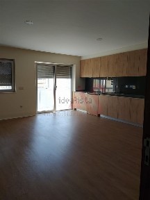 Arrendamento de apartamento T2 na Rua de São Vicente, 38