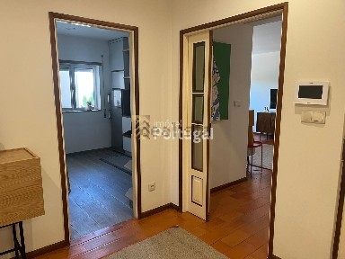 Arrendamento de apartamento T3 na Rua Doutor José Sousa Machado, 14