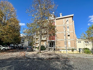 Arrendamento de apartamento T3 na Rua António Carvalho Faria