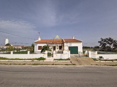 Casa ou moradia à venda em Bicos