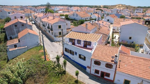 Longueira/Almograve, Rua Francisco Pacheco