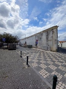 Moradia independente à venda na Rua Capitão Mousinho