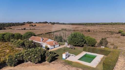 Quinta à venda em São Teotónio