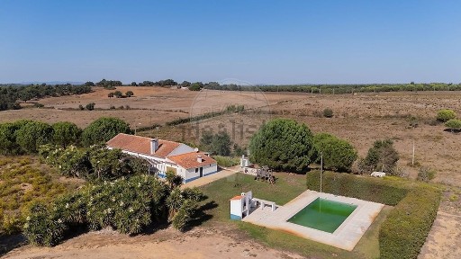 Quinta à venda em São Teotónio