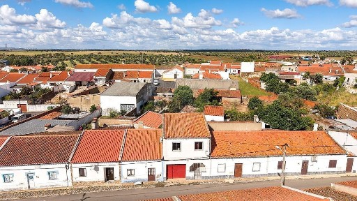 Moradia independente à venda na Rua da Estalagem