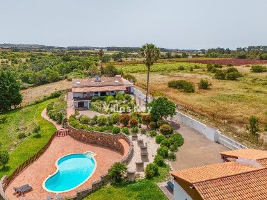 Quinta à venda em M502