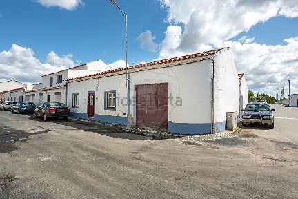 Moradia independente à venda em Alfundão