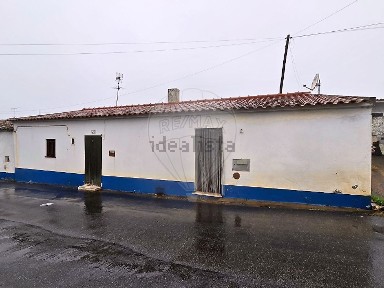 Moradia independente à venda em Relíquias