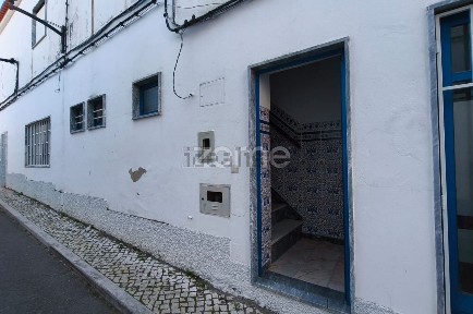 Moradia independente à venda na Rua General Teófilo Trindade, 13