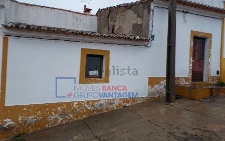 Moradia em banda à venda em Santo Aleixo da Restauração
