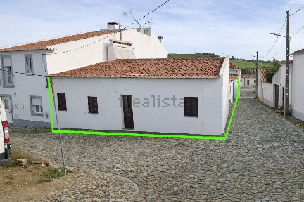 Moradia geminada à venda na Rua Nova, 23