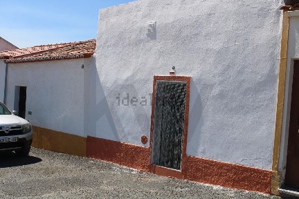 Moradia geminada à venda em Baleizão
