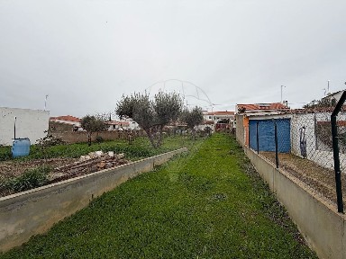 Moradia independente à venda em Odivelas