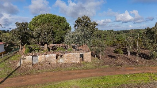 Quinta à venda em M501