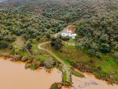 Quinta à venda na Rua das Portas de Beja