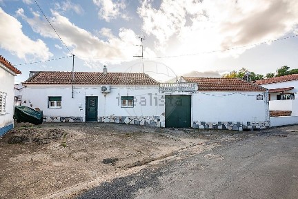 Moradia independente à venda em Vila Nova da Baronia