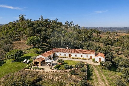 Quinta à venda em São Martinho das Amoreiras